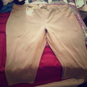 Beige Pull On Capris